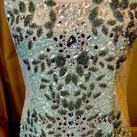 Adriana Papell BodyCon Mint Green Embellished Dress - Picture 5 of 6